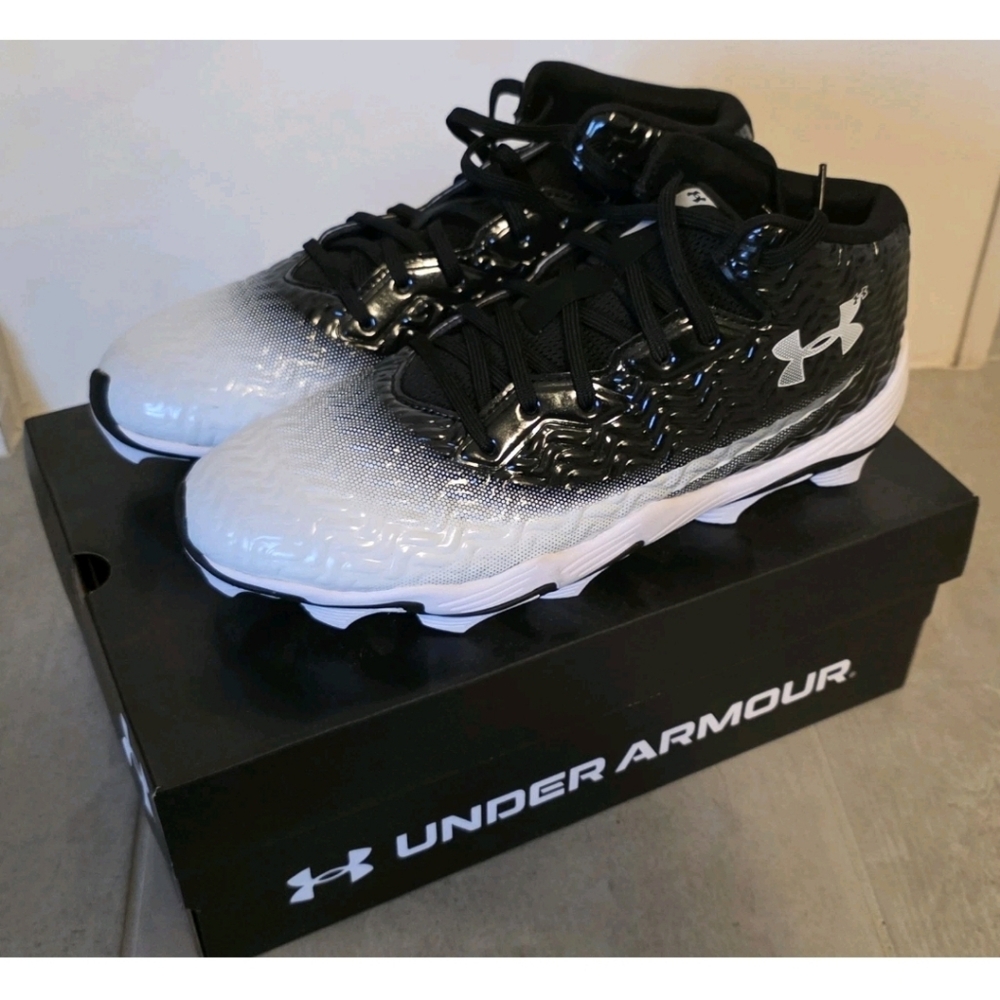 Under Armour Spotlight Hammer  Football Cleats 9.5 Wide MENS